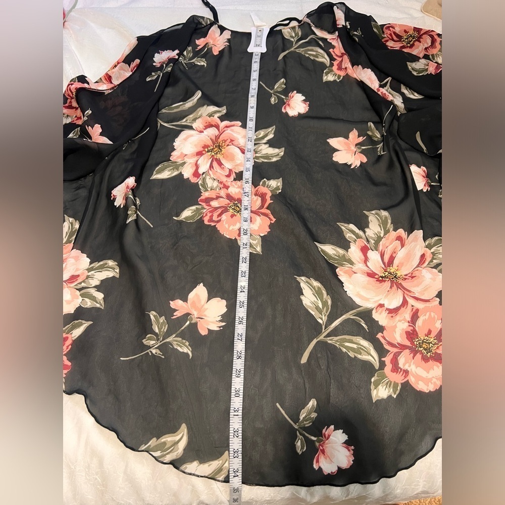 Gorgeous Sheer floral black & pink cardigan - Picture 4 of 6